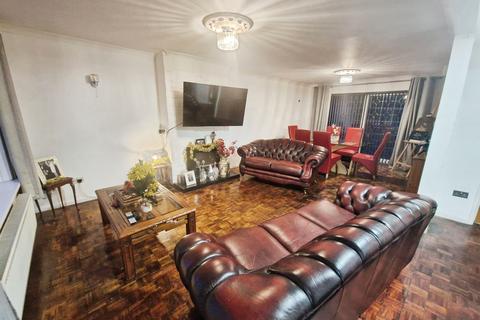 4 bedroom detached house for sale, Ffordd Y Gollen, Tonteg, Pontypridd