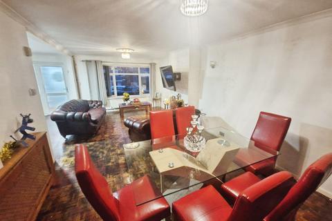 4 bedroom detached house for sale, Ffordd Y Gollen, Tonteg, Pontypridd