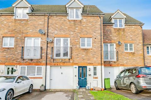 3 bedroom townhouse for sale, Nant Y Dwrgi, Llanharan, PONTYCLUN