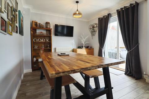 4 bedroom detached house for sale, Cedar Way, Tonyrefail, Porth