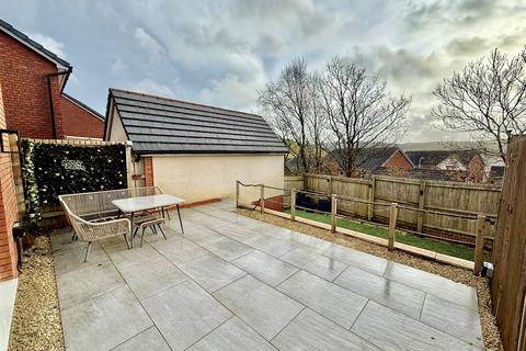 3 bedroom detached house for sale, Comin Y Coed, Tonyrefail, Porth