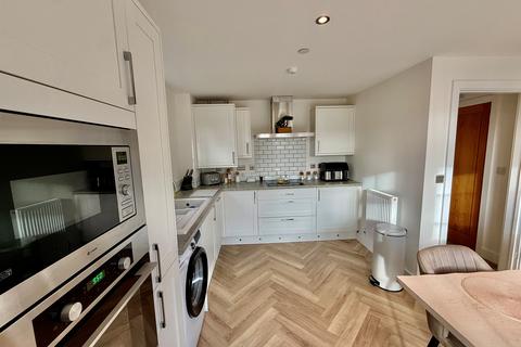 3 bedroom detached house for sale, Comin Y Coed, Tonyrefail, Porth