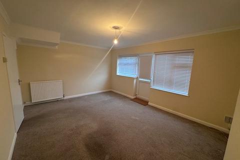 3 bedroom house to rent, Shortlands, Harlington, Hayes