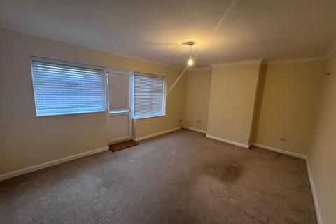 3 bedroom house to rent, Shortlands, Harlington, Hayes