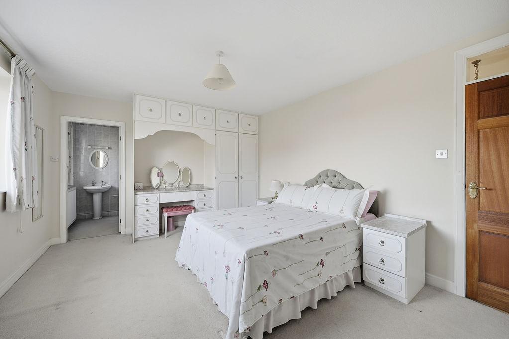 Guest bedroom
