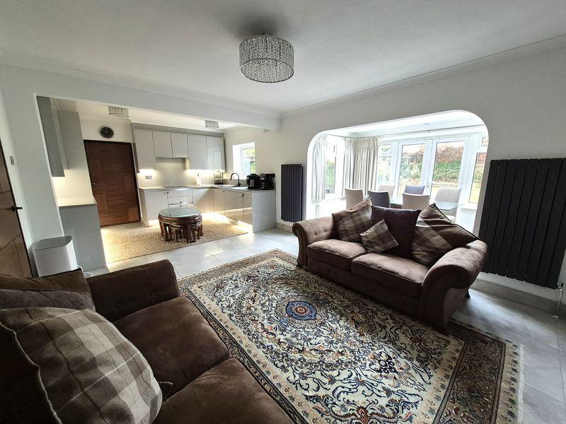 Open Plan Sitting