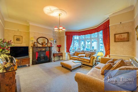 5 bedroom semi-detached house for sale, Monkhams Avenue, Woodford Green IG8