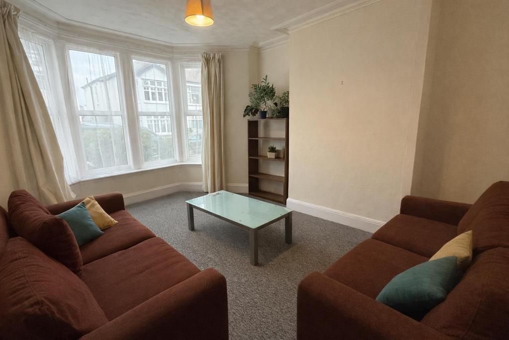 24 living room 1.PNG