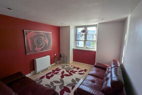 2 bedroom flat to rent, 2G Brown Street , ,