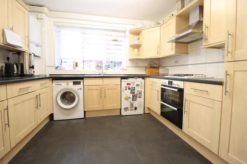 3 bedroom flat for sale, Edgware HA8