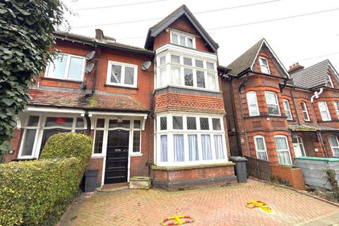 4 bedroom semi-detached house for sale, Dallow, Luton LU1