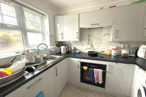 2 bedroom flat for sale, Old Bedford Road Area, Luton LU2