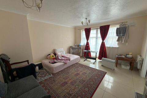 2 bedroom flat for sale, Old Bedford Road Area, Luton LU2