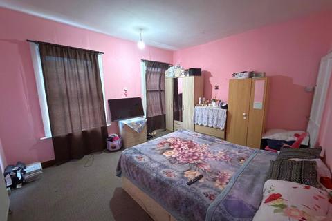 3 bedroom terraced house for sale, High Town, Luton LU2