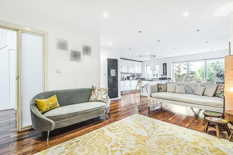 4 bedroom terraced house to rent, Haycroft Road, London, SW2 5HZ