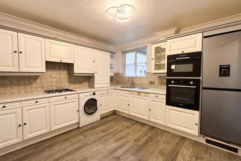 3 bedroom flat for sale, London NW3