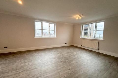 3 bedroom flat for sale, London NW3
