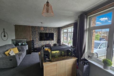 3 bedroom semi-detached house for sale, Mansted Gardens, Rochford, Essex, SS4 3DE