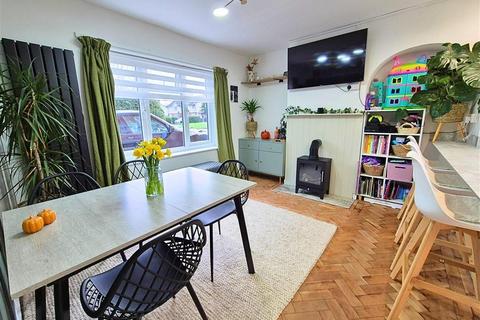 3 bedroom semi-detached house for sale, Caswell Crescent, Leominster, Herefordshire, HR6 8BE