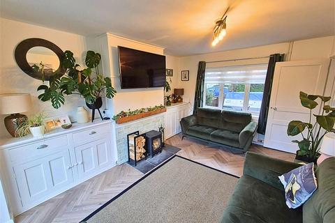 3 bedroom semi-detached house for sale, Caswell Crescent, Leominster, Herefordshire, HR6 8BE