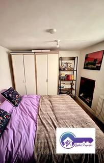 Studio to rent, London NW1