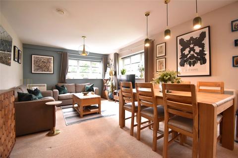 2 bedroom apartment for sale, Wallis Square, Farnborough, Hampshire, GU14