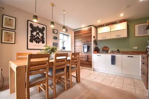 2 bedroom apartment for sale, Wallis Square, Farnborough, Hampshire, GU14