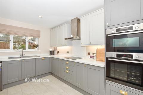 3 bedroom semi-detached house for sale, Anglesey Avenue, Maidstone ME15