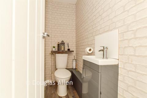 3 bedroom townhouse for sale, Gramer Close, London E11