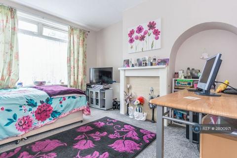 undefined, Weoley Castle Road, Birmingham, B29