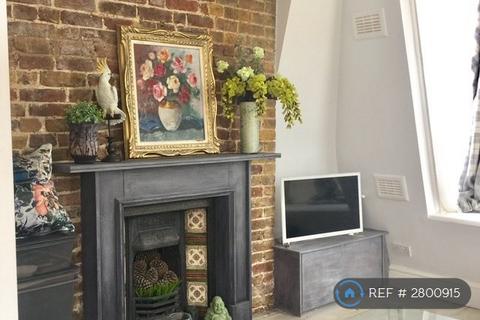 1 bedroom flat to rent, Mare Street, London, E8