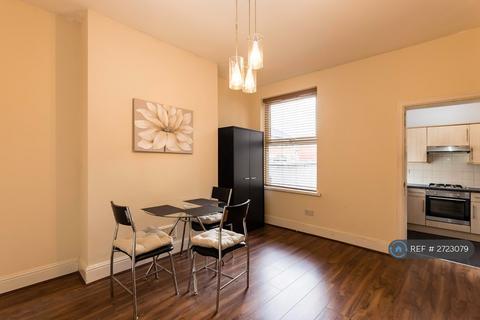 2 bedroom terraced house to rent, Gilbert Street, Eccles, Manchester, M30
