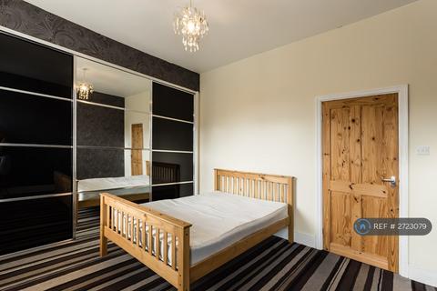 2 bedroom terraced house to rent, Gilbert Street, Eccles, Manchester, M30