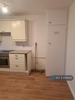 3 bedroom end of terrace house to rent, Rosehip Court, Cheltenham, GL51