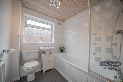 3 bedroom flat to rent, Duke Street, Pelaw, Gateshead, NE10
