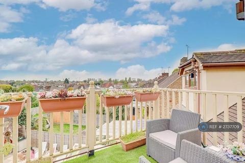 1 bedroom in a house share to rent, Royston Avenue, Southend-On-Sea, SS2