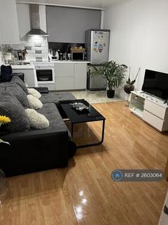 3 bedroom flat to rent, Woodleigh Court, London, N22