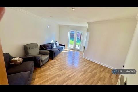 4 bedroom terraced house to rent, Cross Way, London, NW10