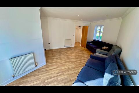 4 bedroom terraced house to rent, Cross Way, London, NW10