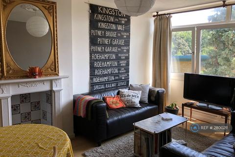 3 bedroom maisonette to rent, Kirton Gardens, London, E2