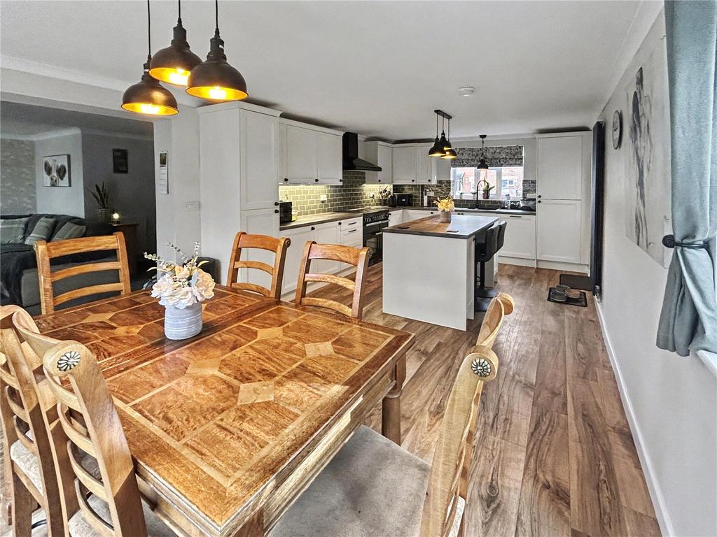 Kitchen/Dining Room