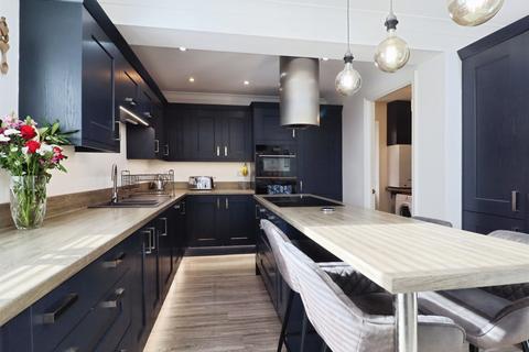 4 bedroom detached house for sale, Swyn Y Nant, Tonyrefail, Porth