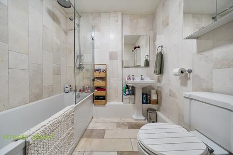 2 bedroom apartment for sale, Mersham Road, Thornton Heath, CR7