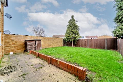 2 bedroom maisonette to rent, Gilpin Way, Hayes UB3