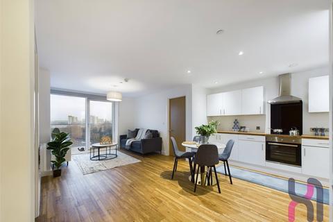 2 bedroom flat to rent, Manchester Waters, 5 Pomona Strand, Old Trafford, M16