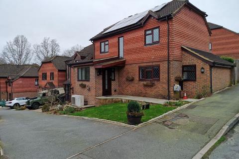 undefined, Oliver Close, Crowborough TN6