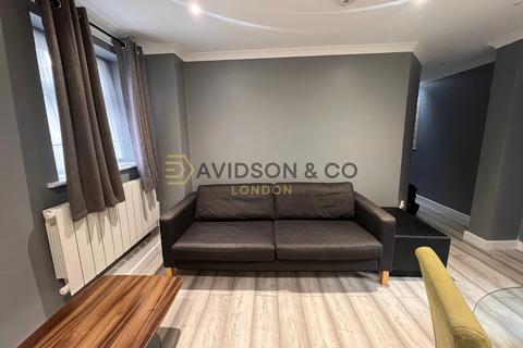 2 bedroom terraced house to rent, Askew Road, London W12