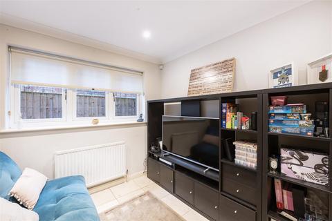 undefined, Crabtree Lane, Harpenden