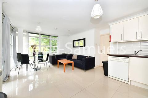 3 bedroom apartment to rent, Eleanor Close, London SE16