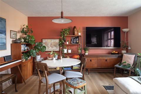 2 bedroom apartment for sale, Massingberd Way, SW17
